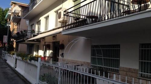 רימיני Elsi Hotel מראה חיצוני תמונה
