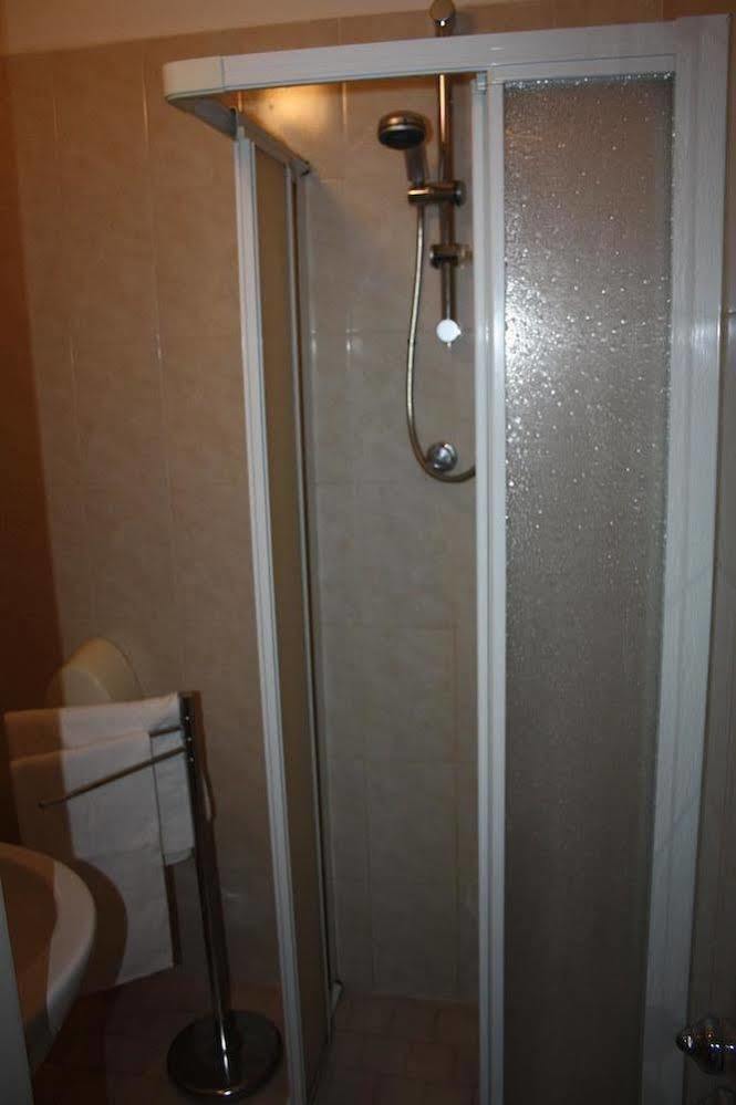 רימיני Elsi Hotel מראה חיצוני תמונה