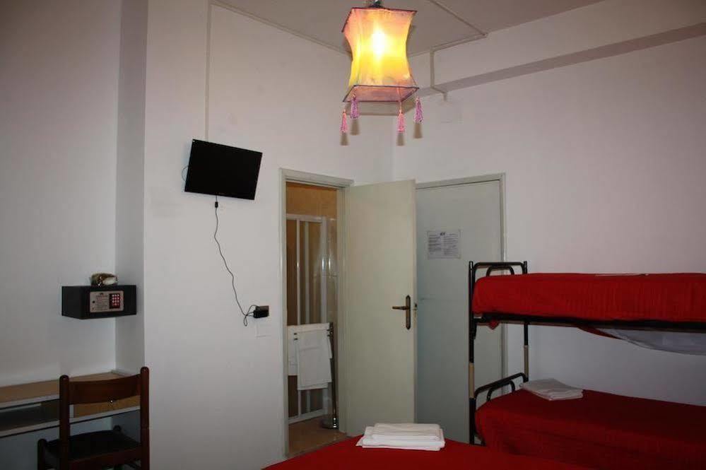 רימיני Elsi Hotel מראה חיצוני תמונה